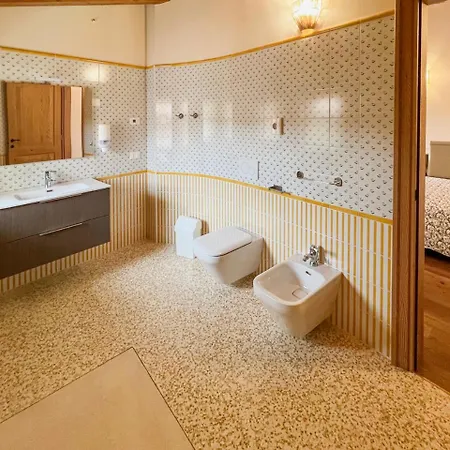 Hotell Le 4 Roverchiara