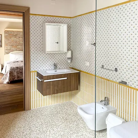 Le 4 Hotell 3*