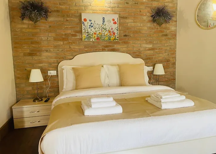 Hotel Le 4 Roverchiara
