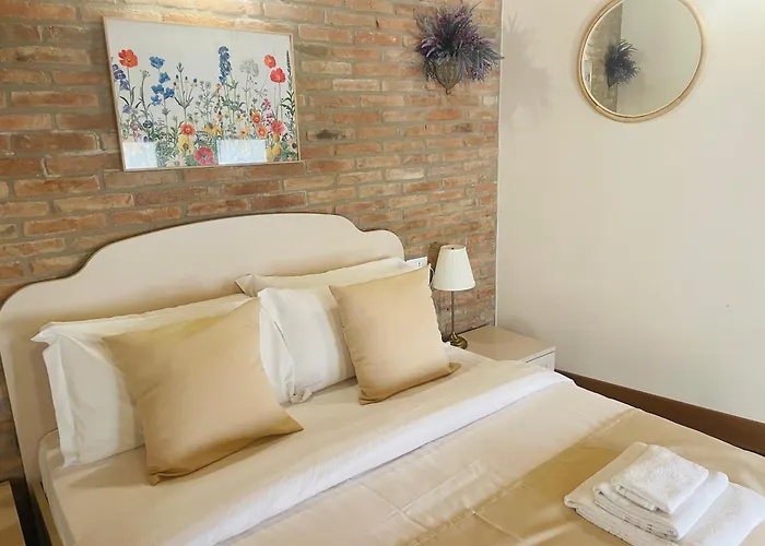 Le 4 Hotel